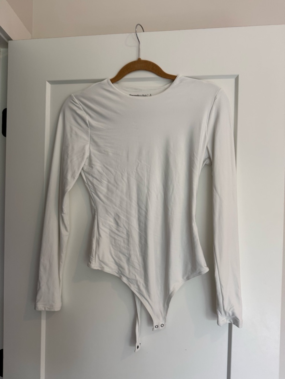 Abercrombie & Fitch White Long-Sleeve Crewneck Bodysuit